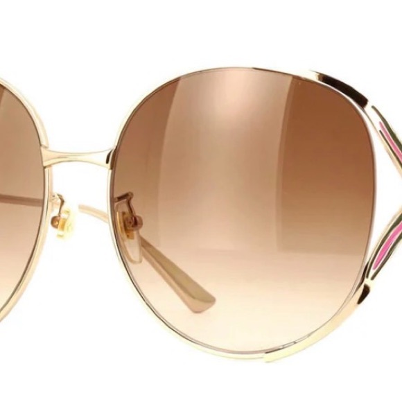 Gucci Women's Sunglasses with Gold Frame - Picture 3 of 7